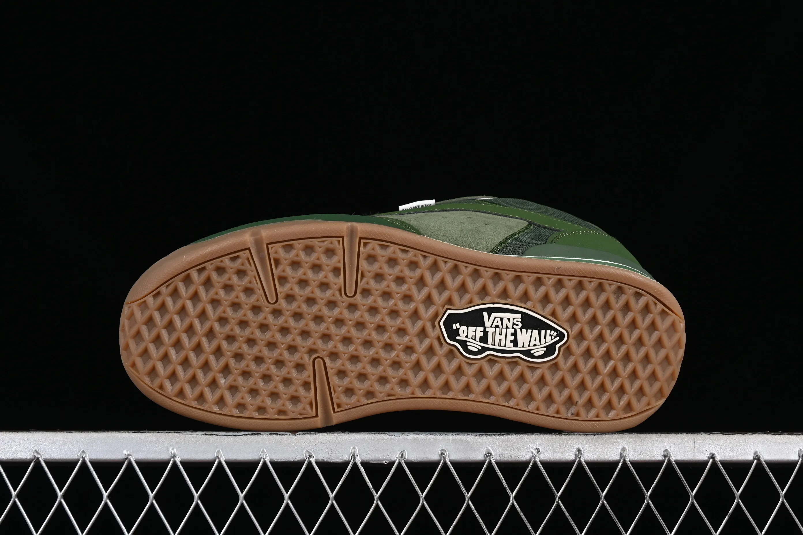 All categories Vans Vans series Vans Mid Vans China Vans Rowley XLT series Vans official shock-absorbing and wear-resistant retro skateboard shoes VN000E21BXU